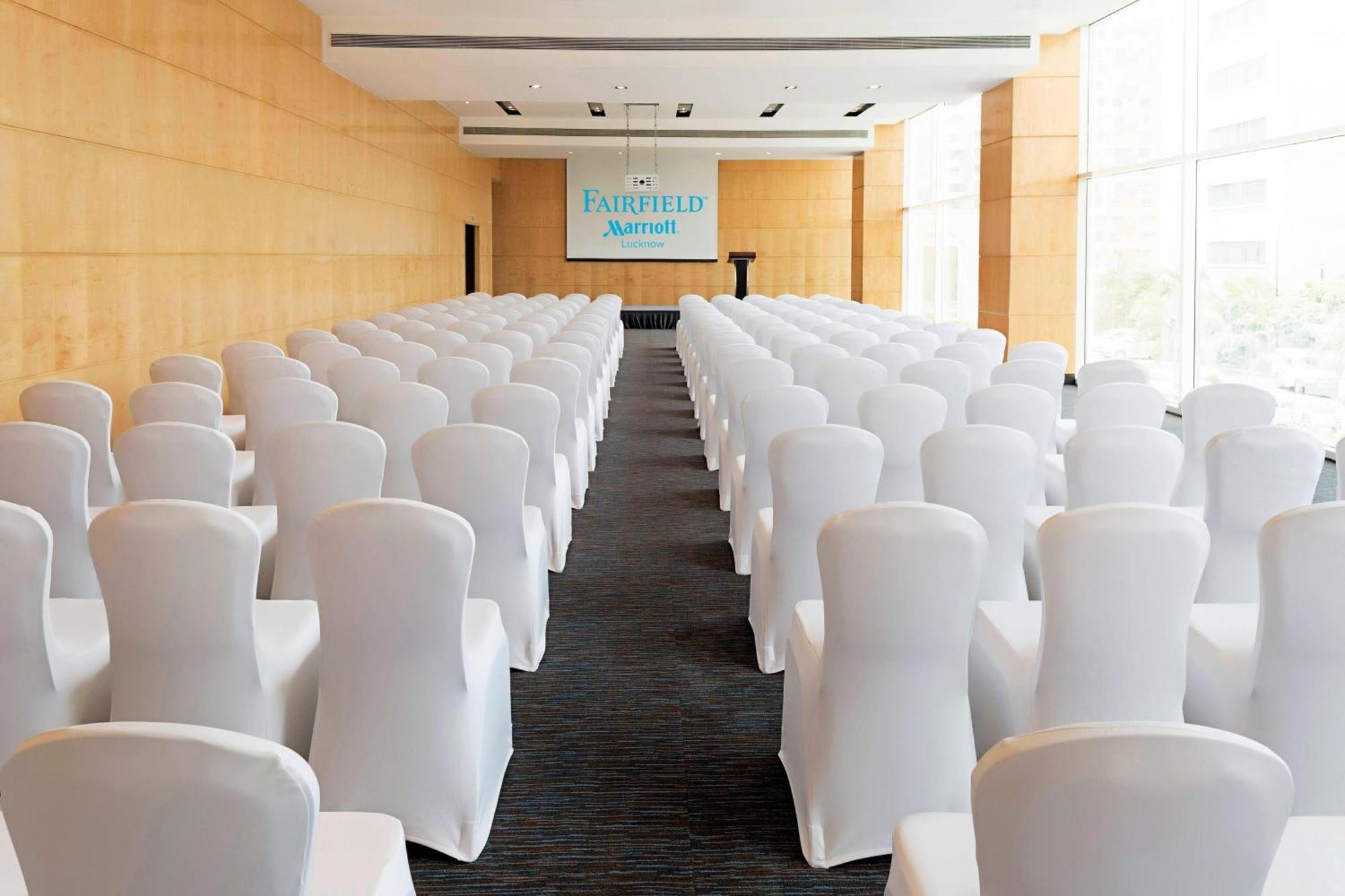 Hotel Fairfield By Marriott Lucknow Exterior foto